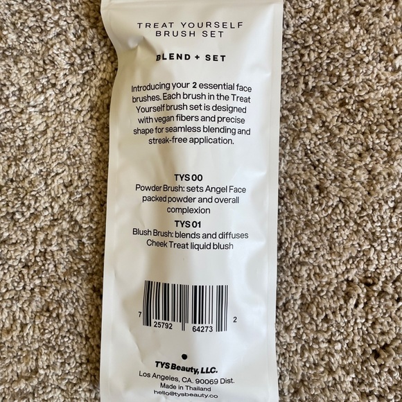 TYS Brush Set – 2 Essential Vegan Face Brushes - Picture 2 of 2